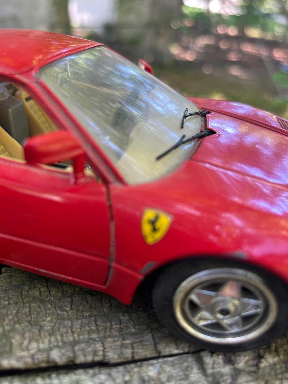Burago 1:18 1984 Ferrari GTO, Made in Italy - Picture 8 of 10